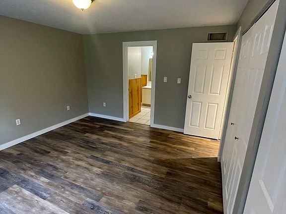 Master bedroom with on suite Master Bath