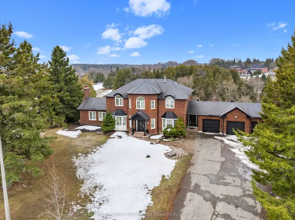 17 Sleepy Hollow Ln, Whitchurch Stouffville, ON L4A 3G7