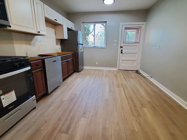 2068 W Hutchinson St #1 — Photo 7