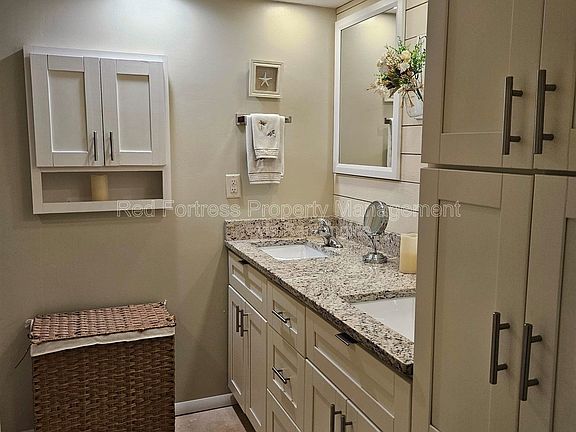 3rd image of 5710 Trailwinds Dr APT 525