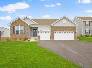 8407 Buckingham Rd, Joliet, IL 60431