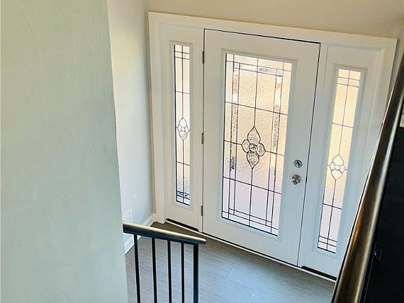 3rd image of 400 Woodhaven Dr
