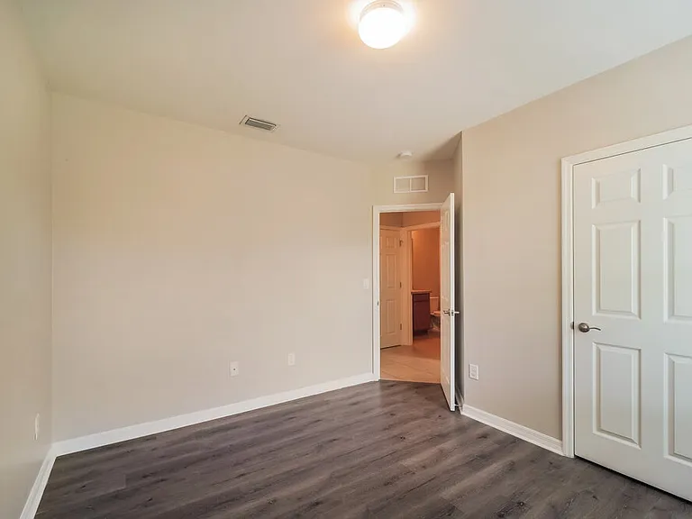627 SW 27th Ter — Photo 14