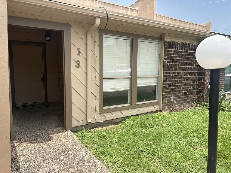 1014 Graham Dr #I3-1 — Photo 2