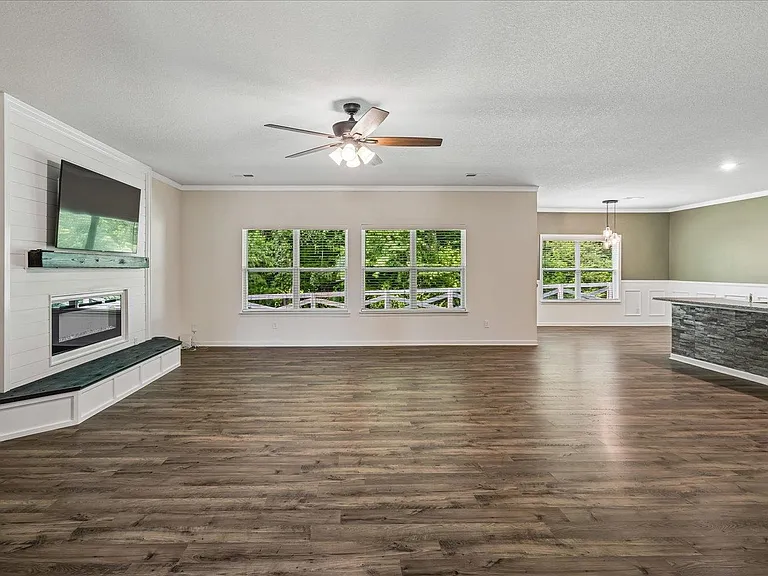 340 Driftwood Loop — Photo 9