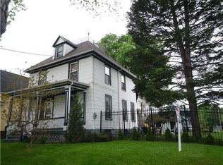 35 Winterroth St, Rochester, NY 14609