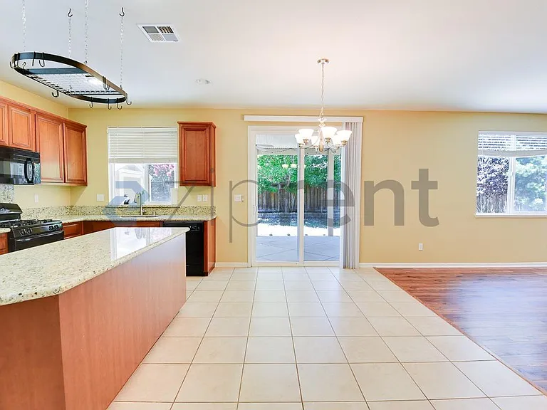 8018 Finchley Ct — Photo 10