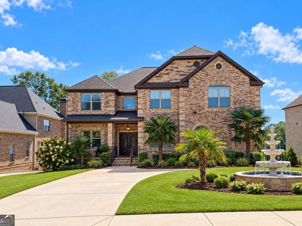 913 Fire Thorn Dr, Hampton, GA 30228