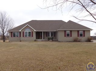 12164 Sunset Ridge Dr, Ozawkie, KS 66070