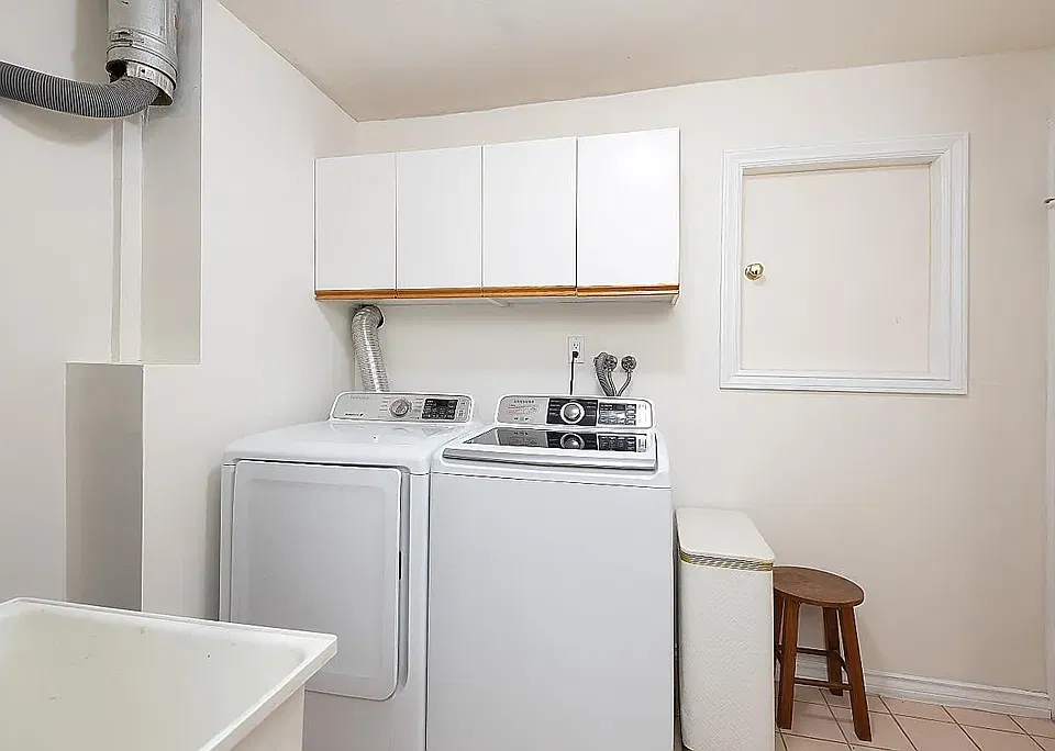 325 W 24th St #11