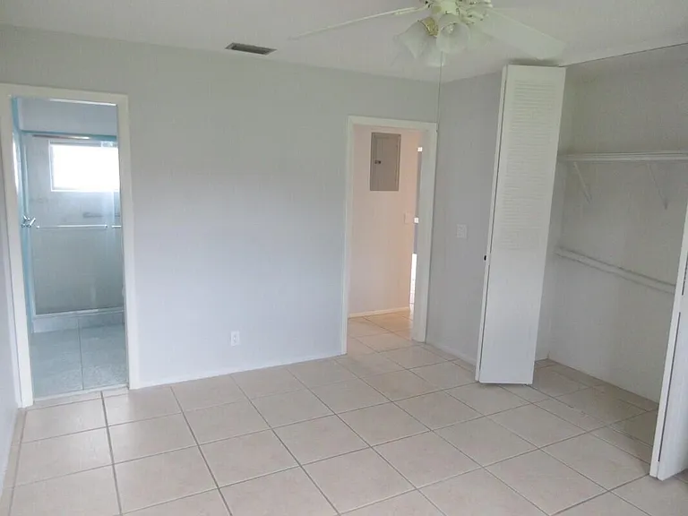 2572 Emory Dr E #J — Photo 4
