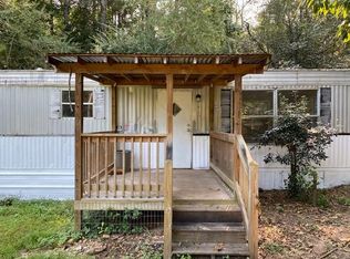 275 Meadow Ln, Hull, GA 30646