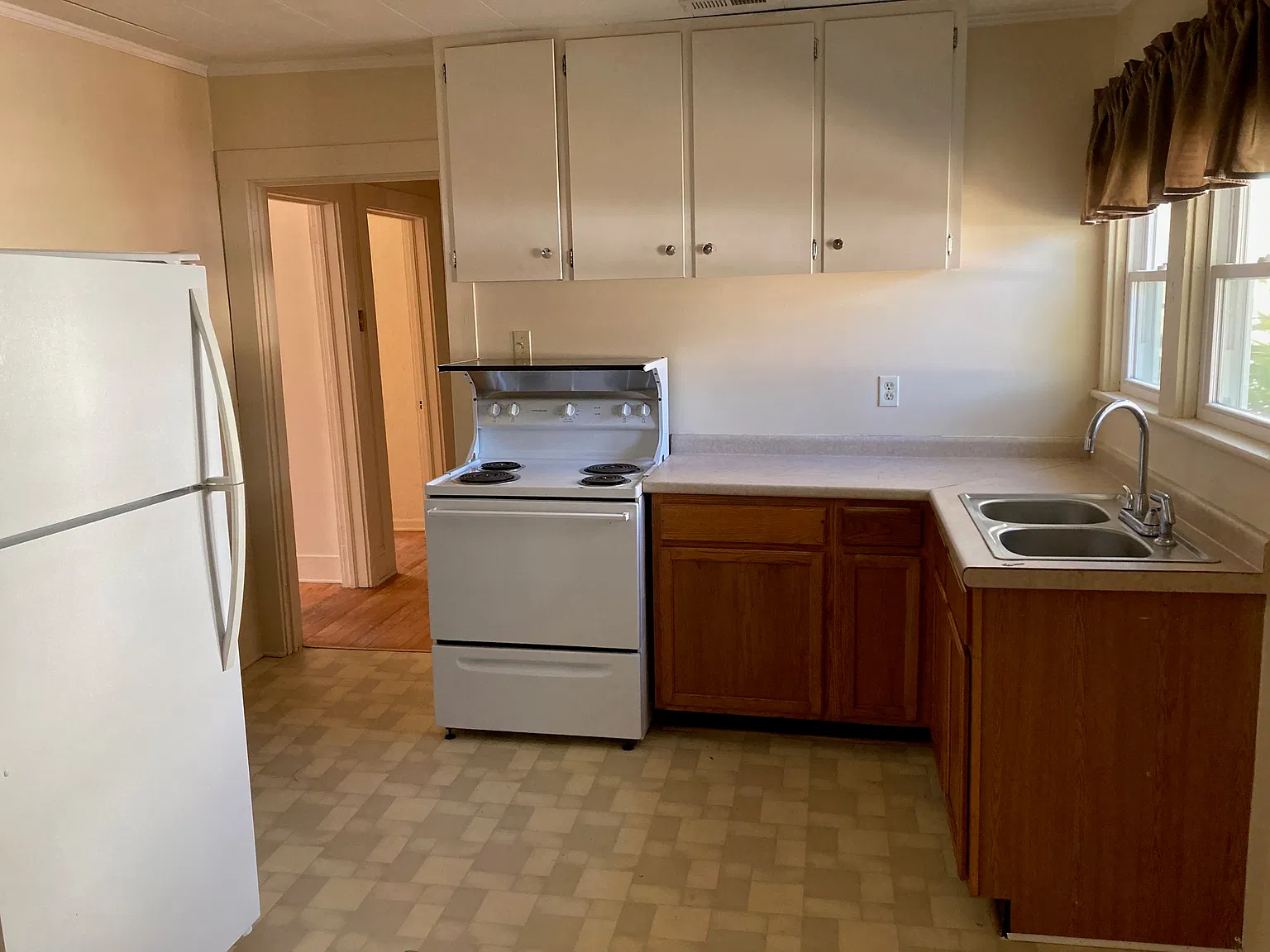 2 bed, 904 sqft, $1,300 — Photo 3