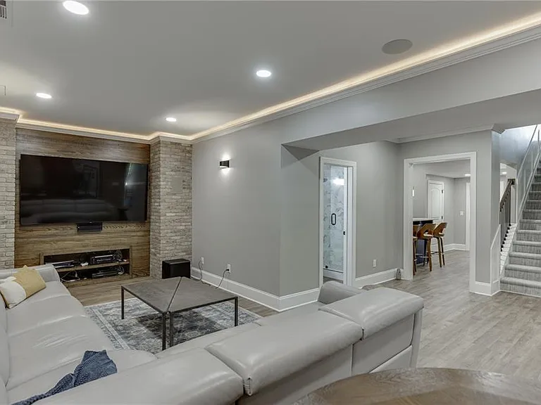 4612 Grandview Pkwy — Photo 51