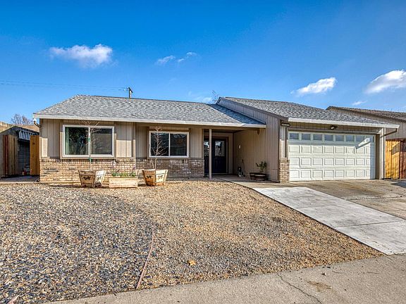 3rd image of 7721 Rose Petal Way