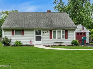 99 Roosevelt Cir E, Red Bank, NJ 07701