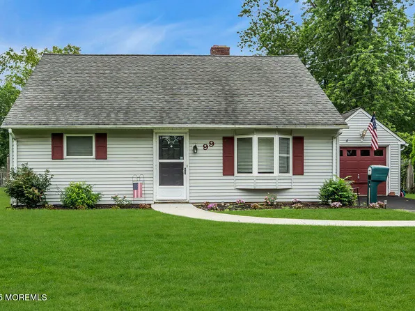 99 Roosevelt Circle E, Red Bank, NJ 07701