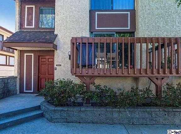 3rd image of 13960 Oxnard St