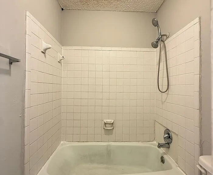 270 Tampa Dr #H12 — Photo 2