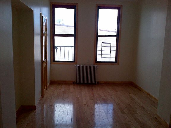 4th image of 133 Wilson Ave #2