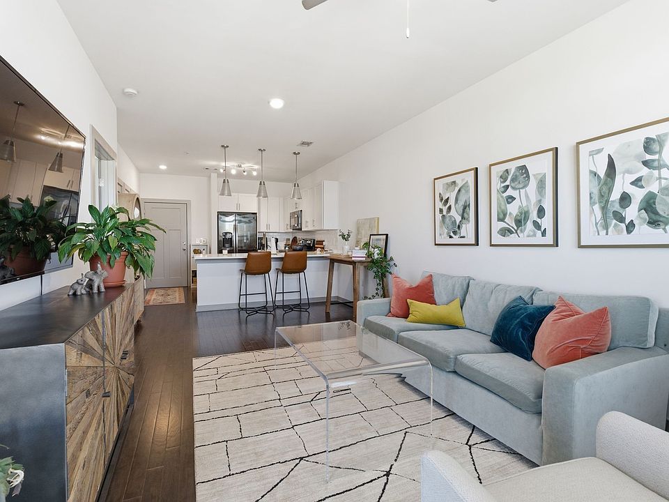 1st image of 1638 54th Ave N #310