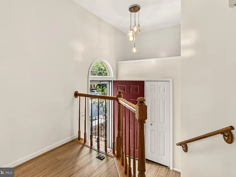 14637 Stream Pond Dr — Photo 5
