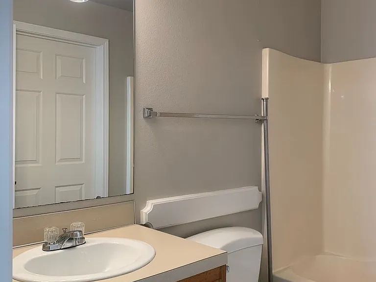6733 W Overland Rd — Photo 10