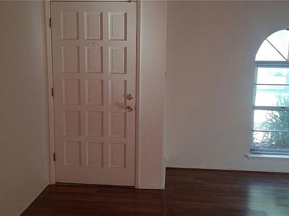 4th image of 5003 Latham Dr