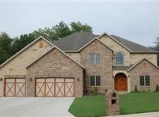 2065 S Emerald Pl, Springfield, MO 65809