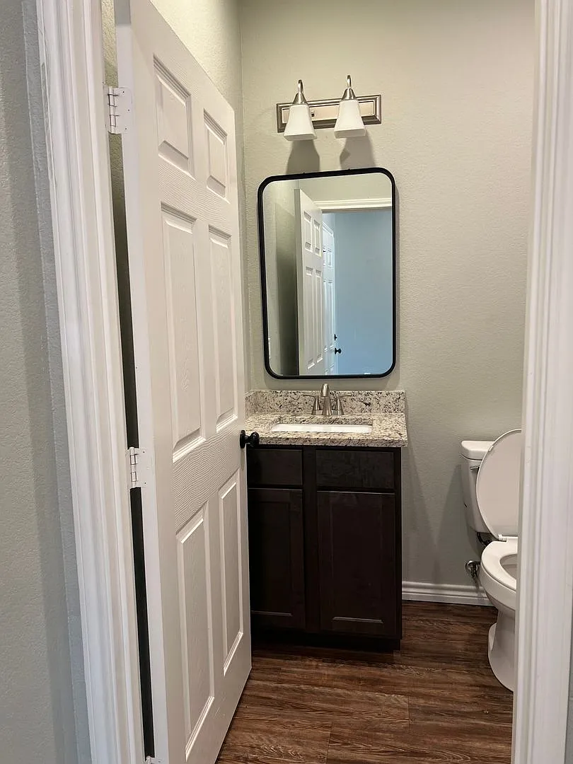 119/121 Village North Circle — Photo 3