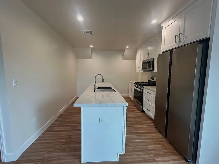Newly Renovated 2BD/2BA with Garage — Photo 11