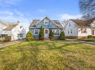 65 Leyton Rd, Bedford, OH 44146