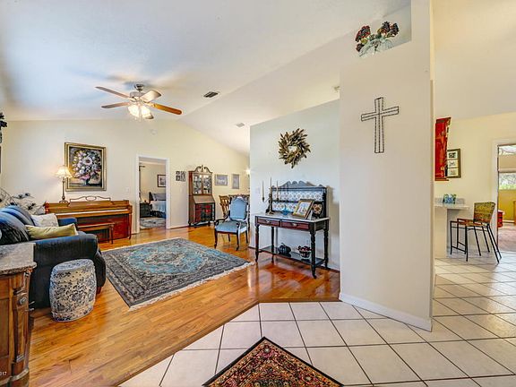 3rd image of 959 Sabal Grove Dr