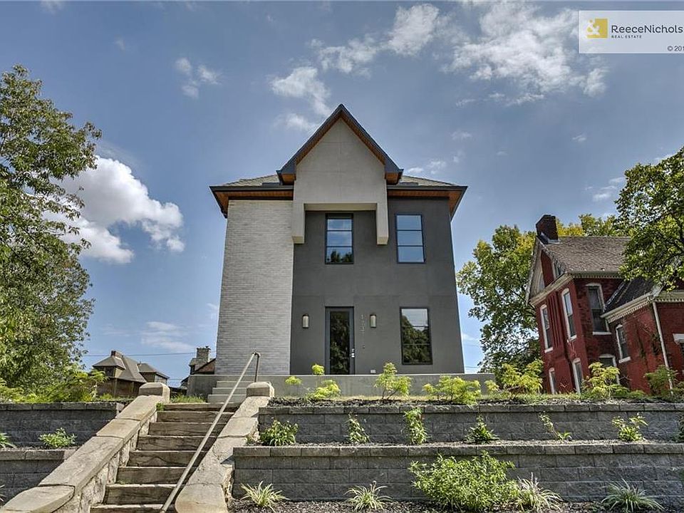 The front of the most stunning house on the Block!!