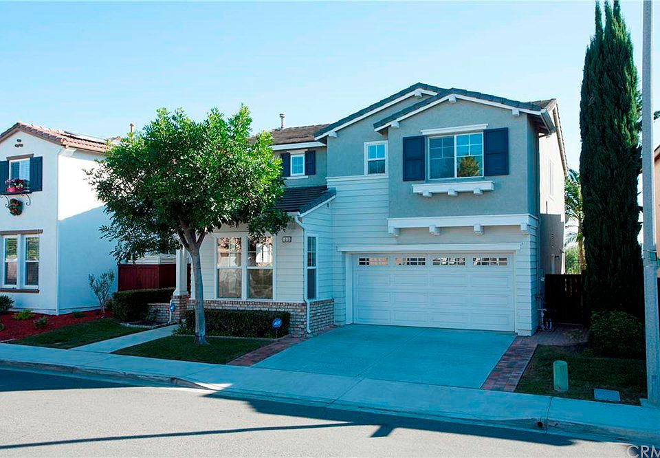 1st image of 40 Dawn Ln