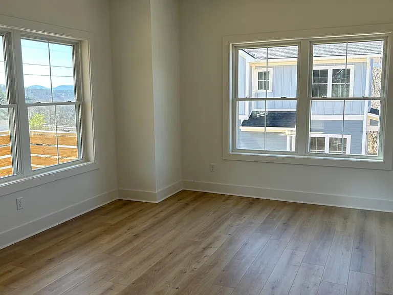 52 Chestnut Ridge Ave — Photo 5