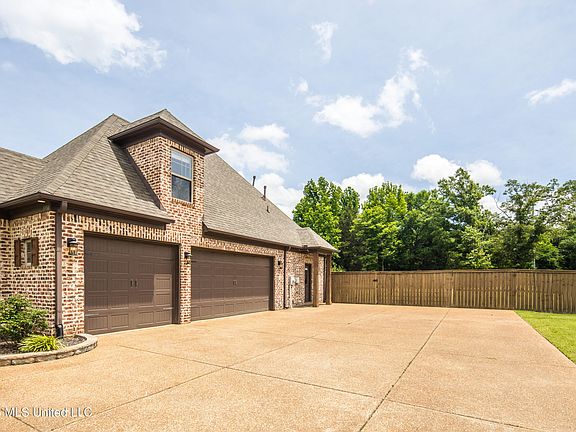 5th image of 5996 Center Hill Rd