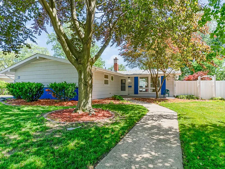 232 Terrace Dr — Photo 1