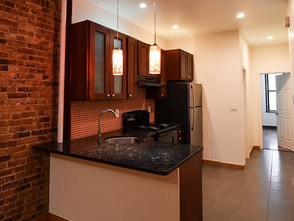 5th image of 315 Bleecker St APT 1-L