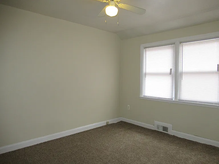 1013 Saint Dunstans Rd — Photo 9