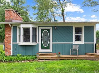 5246 Wayne Rd, White Lake, MI 48383