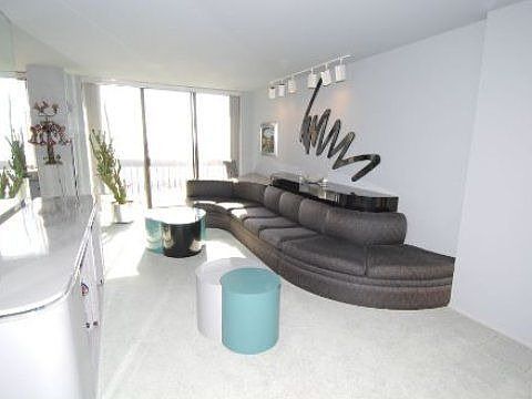 2nd image of 27010 Grand Central Pkwy APT 21S