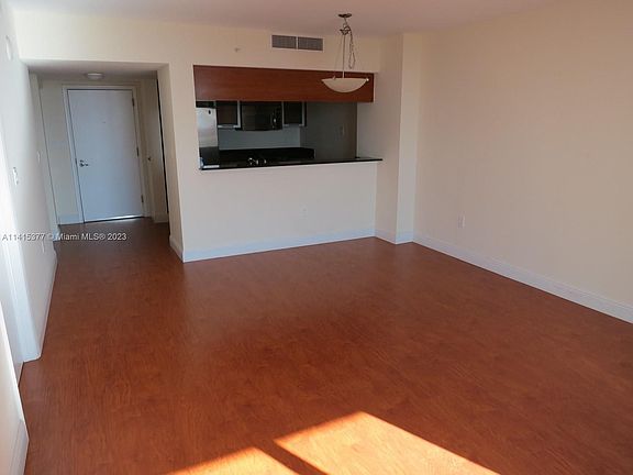 5th image of 1800 N Bayshore Dr APT 1708