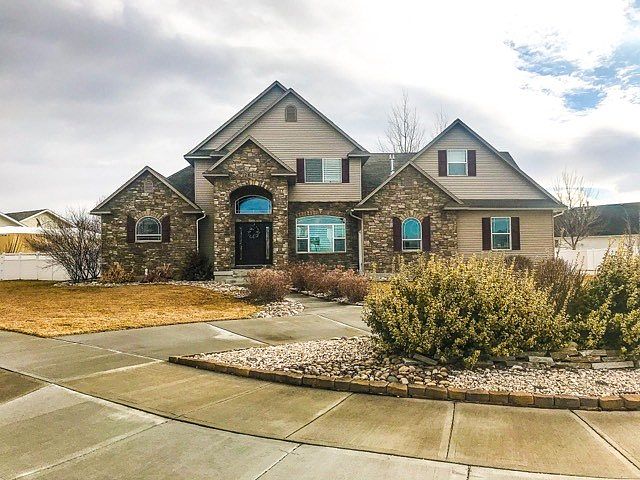 1st image of 2831 Driftwood Ln