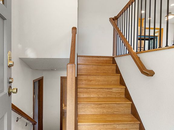 4th image of 14025 SW Rochester Dr