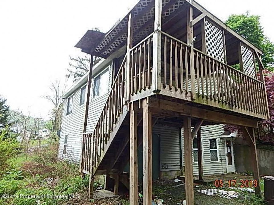 2nd image of 1766 Peck Hill St