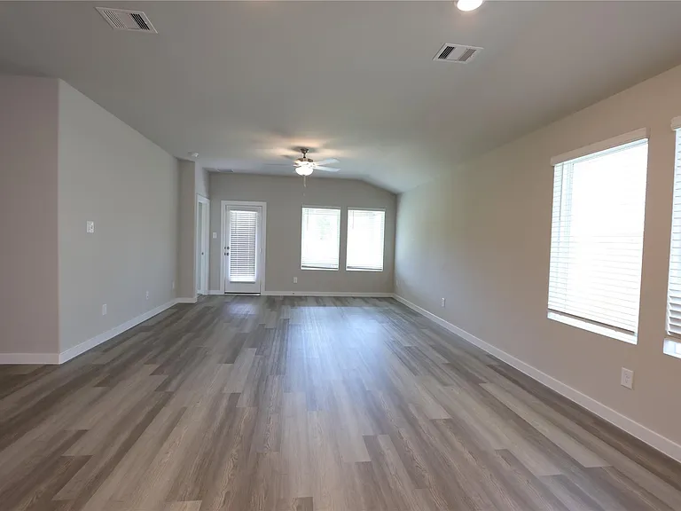 1539 King Ranch Rd — Photo 9