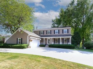 258 El Paso Ln, Carol Stream, IL 60188