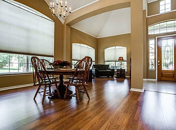 2nd image of 3913 Yaupon Dr