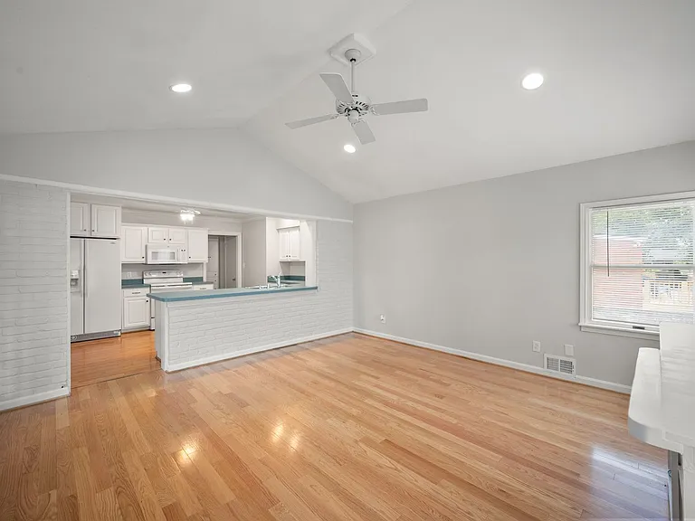 812 Beechwood Rd — Photo 14